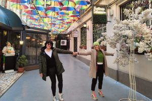 AMICHE E'